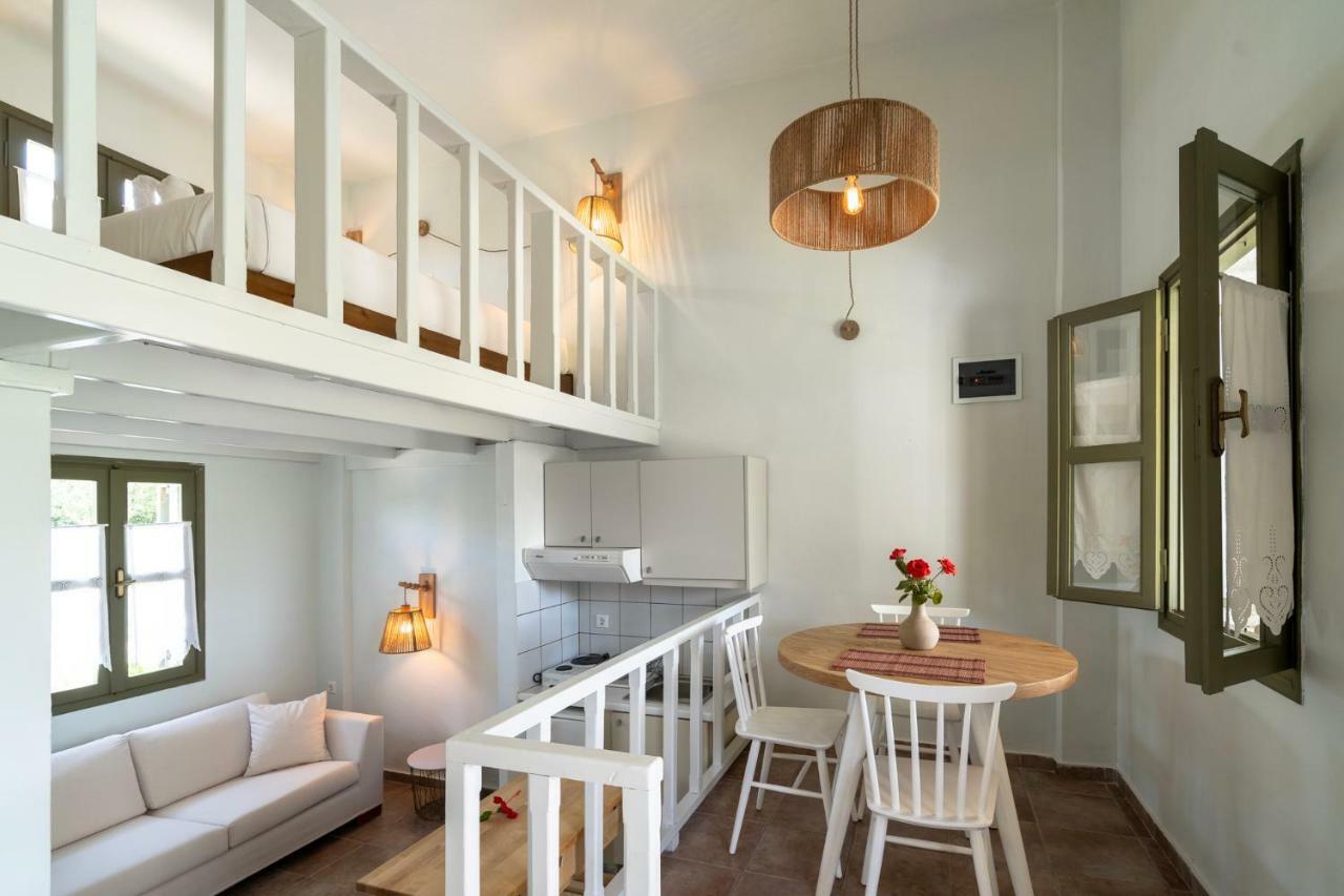 Aeolus Pool Apts ปาเลกาสตรอน ภายนอก รูปภาพ